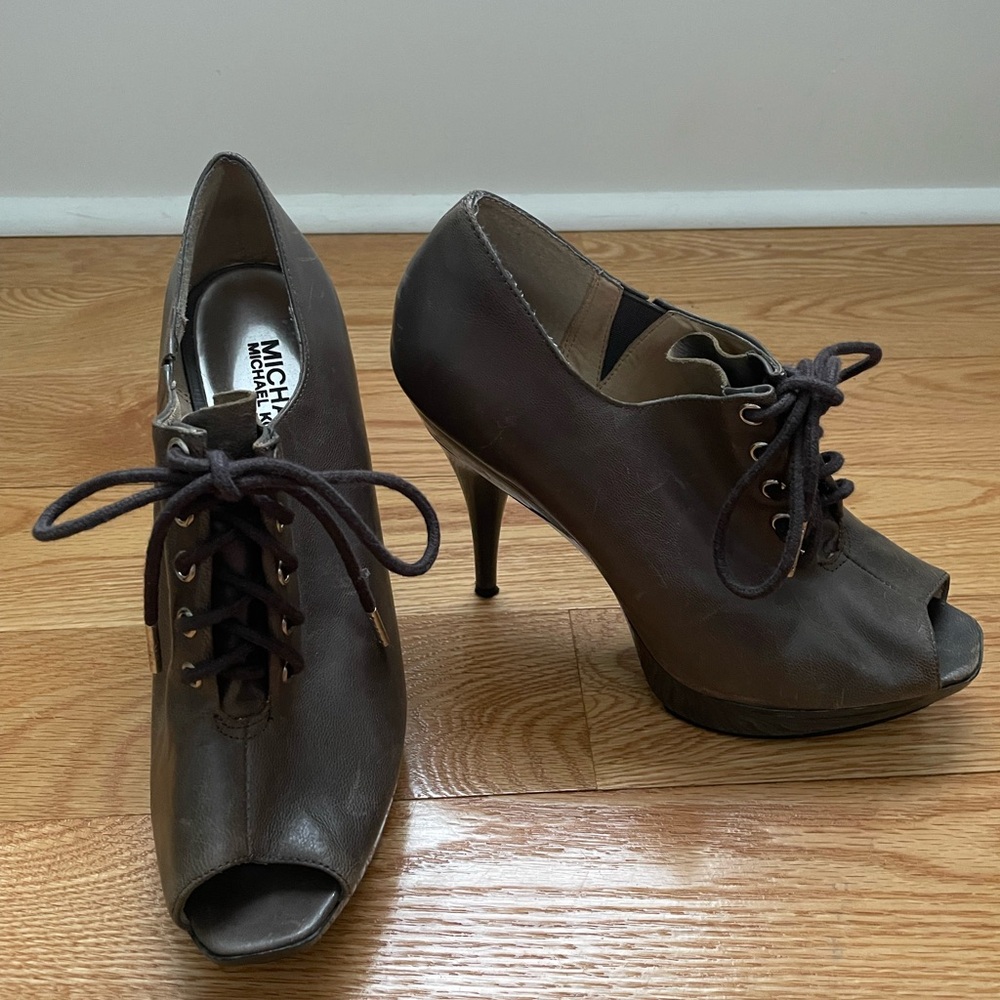Michael Kors Women's Grey Peep Toe Heels